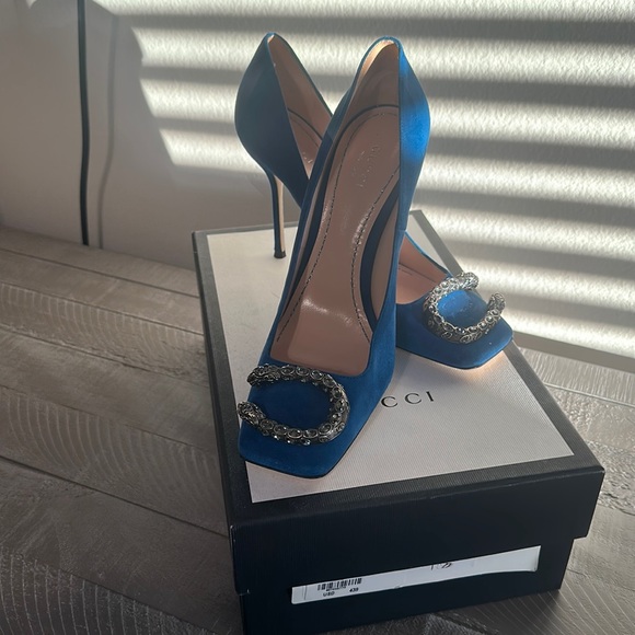 Gucci Shoes - Gucci scamosciato royal blue Heels